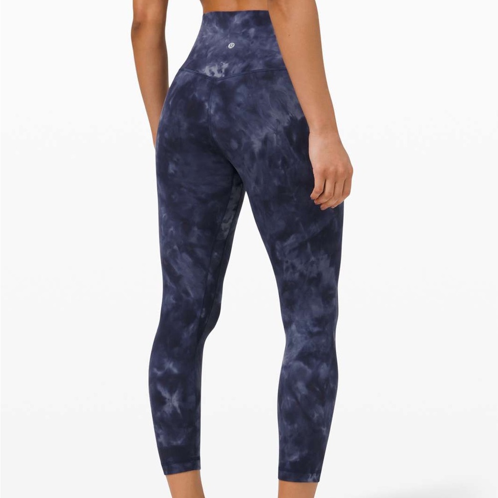 Lululemon Diamond Dye Aligns 23” Size 4